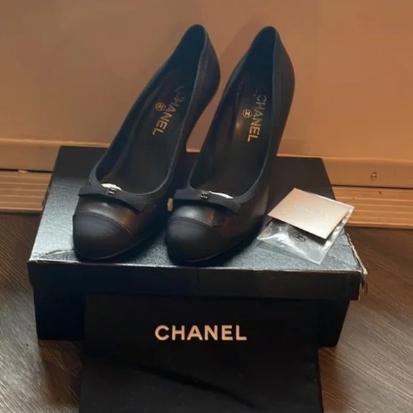 Chanel black pump - Picture 2 of 8